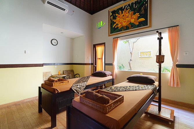 2 hours Bali Lulur Massage & Spa Treatment Including Transfers - The shower and flower bath finish the appointment