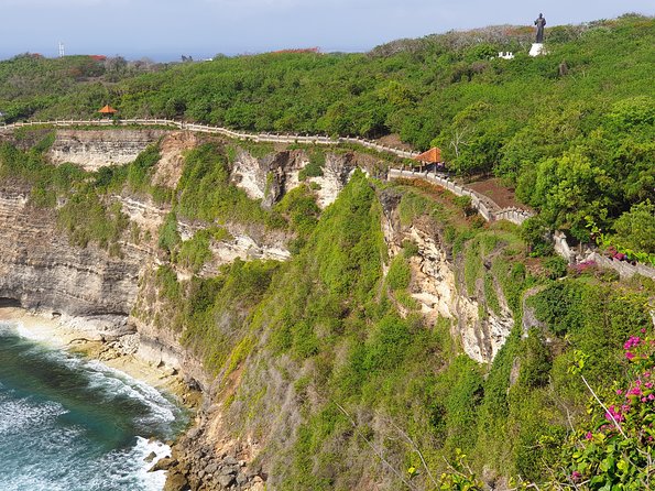 All inclusive Private 3 day tours package : Bali highlights - Day 3: Beaches, a cliff temple, and Jimbaran dinner