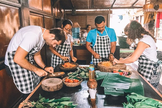Authentic Balinese Cooking Classes - The Dishes: Satay, Nasi Goreng, and Black Rice Pudding