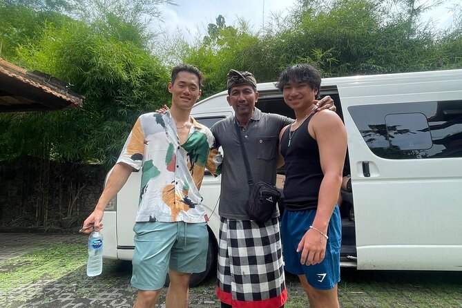 Bali (DPS) Airport arrival to Your Ubud accommodation - Who should book this transfer?
