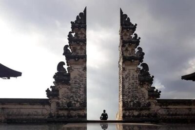 Bali Instagram Tour : Heaven Gate Tour – Tirta Gangga – Tukad Cepung Waterfalls