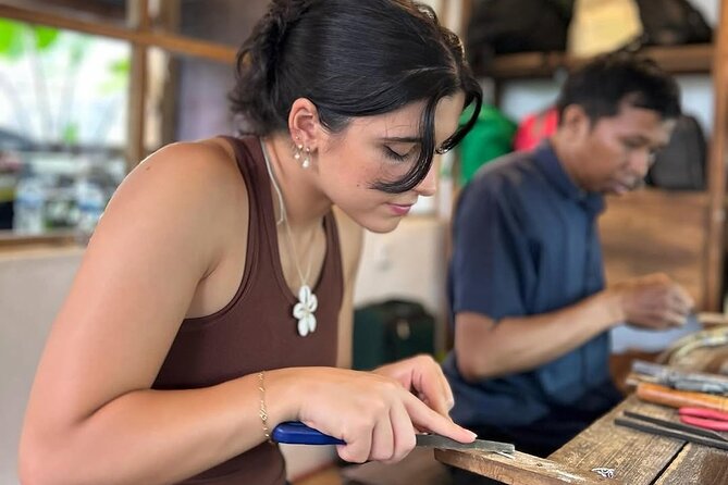 Bali Jewelry Silver Class in Uluwatu with Gold Plating Option - Making a souvenir instead of buying one