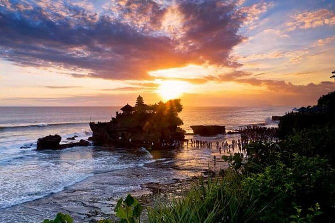 Bali Private Tour: Waterfall, Monkey forest and Tanah lot sunset - Key points to know before booking