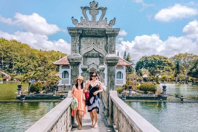 Bali Private Tour: Waterfall, Monkey forest and Tanah lot sunset - Tanah Lot at sunset is the day’s reward