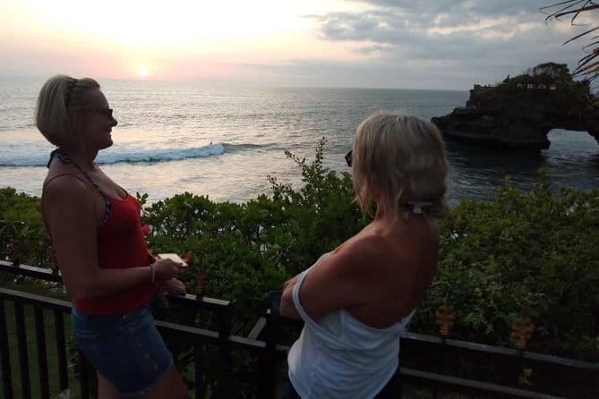 Bali Private Tour: Waterfall, Monkey forest and Tanah lot sunset - What the private driver adds