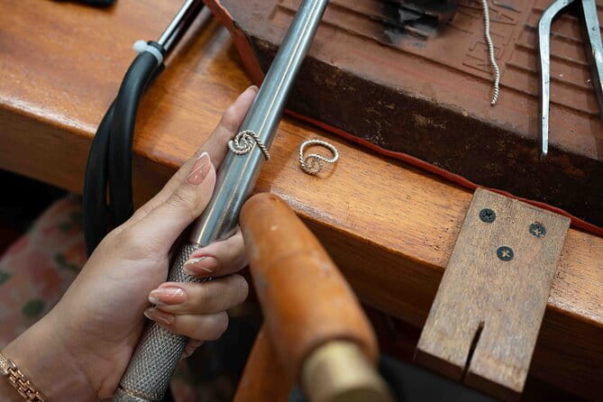 Bali: Silver Jewelry Making Class in Kuta - A Good Choice for Couples, Families, and Creative Breaks