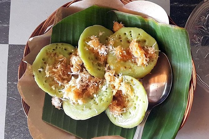 Bali Street Food Tour - Kreneng Market and the Balinese cake platter