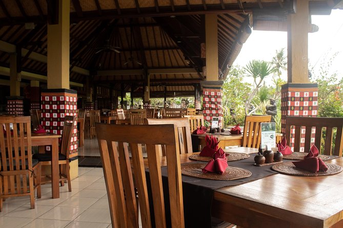 Bali Traditional Dance, Waterfall and Hindu temple with lunch - Batuan Temple and the Balinese compound home