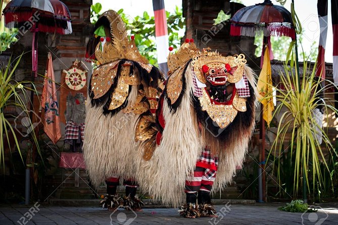 Bali Traditional Dance, Waterfall and Hindu temple with lunch - Picking the right Balinese craft village