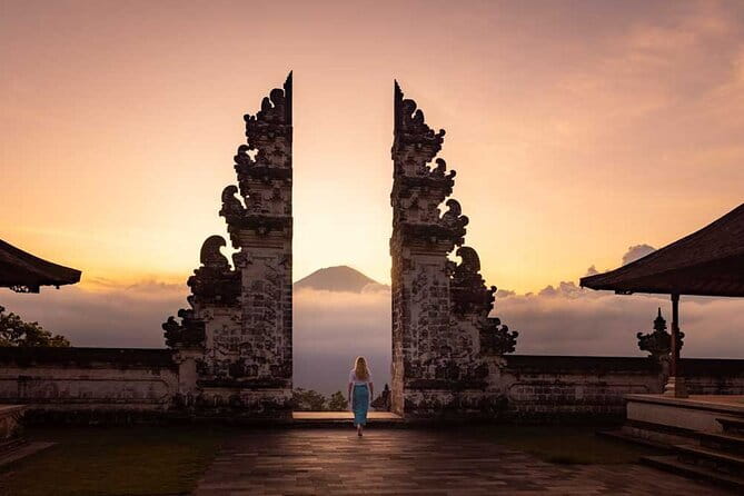 Balinese Street Food Tour By Motorbike All You Can Eat and Drink! - Sunset views and street scenes between stops