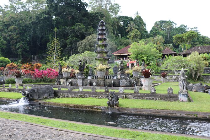 Best of Instagram Tour: Gate of Heaven, Tirta Gangga, Bali Swing - Aloha Ubud Swing and the extra photographer fee