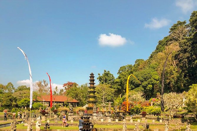 East Bali Tour, Lempuyang - Tirta Gangga - Ujung Soekasada - Black sand Beach - What the $51.49 price really covers