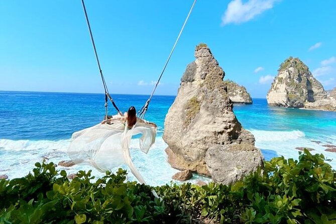 Full Day Private Tour in Nusa Penida - Broken Beach frames the sea through stone
