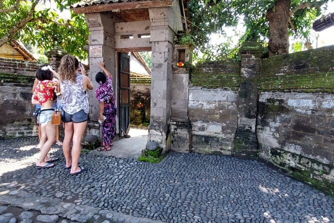 Full-Day Ubud Village including Mt Batur Tirta Empul and Sightseeing Tour - Tirta Empul, Bali’s most meaningful stop