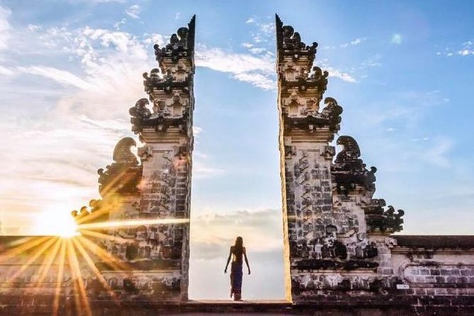 Gates of Heaven Temple and Blue Lagoon Snorkeling with All-inclusive - The early road to Lempuyang Temple