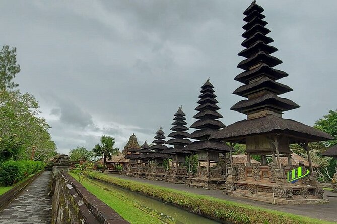 Half-Day Private Tour to Tanah Lot and Bali Royal Temple - Taman Ayun and the old Mengwi royal setting