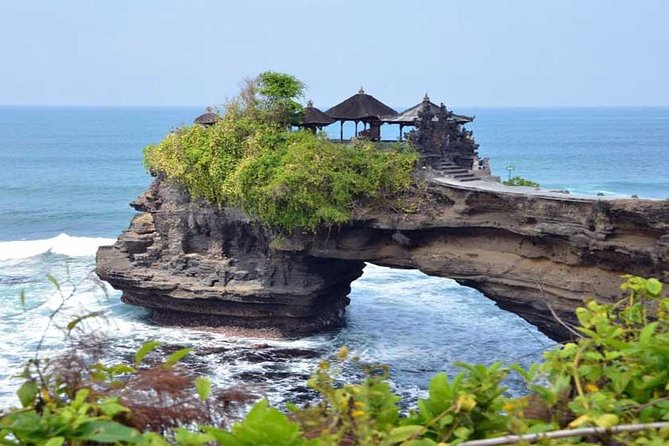 Half Day Tour: Tanah Lot Sunset & Taman Ayun Temple Included Entrance Ticket - Taman Ayun Temple: a graceful first stop