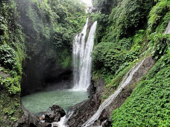 Jumping Sliding at Aling- aling Waterfall - Wanagiri Hidden Hill - Handara Gate - What you actually see at Aling-Aling