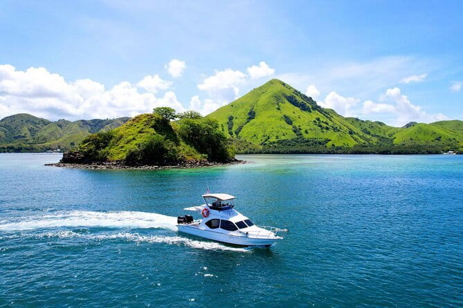 Komodo Island Adventure from Bali (Day Trip) - Pink Beach in a quick 40-minute stop