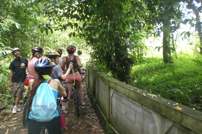 Mountain Cycling Tour - Meeting village life along the route