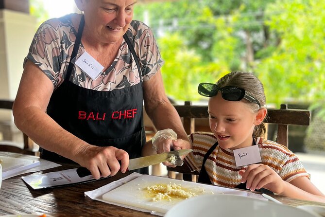 Mufu Rendang Cooking Class Kuta - The local market visit on the morning class