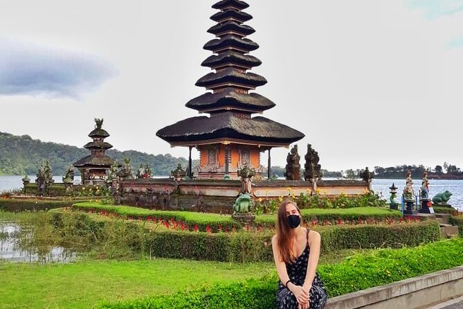 North Bali: Sekumpul Waterfalls and Ulun Danu Temple Tour - Small group or private vehicle?