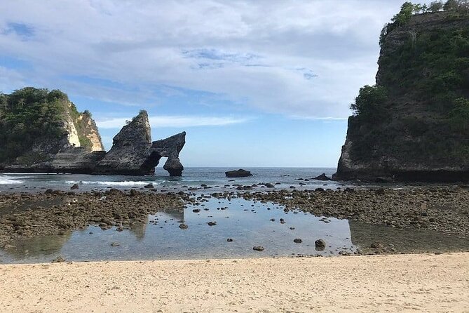Nusa Penida 2 Day 1 Nights Guided Private Bali Tour - Lunch in the west, then Crystal Bay