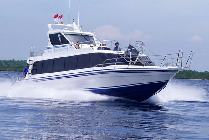 One-way Ticket Fast Boat from Sanur Bali or Nusa Lembongan - Inside the boat and the ride itself