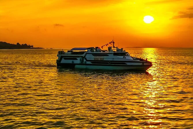 One-way Ticket Fast Boat from Sanur Bali or Nusa Lembongan - Communication is one of the services strengths
