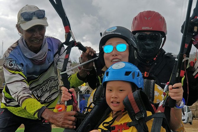 Paragliding Bali at Uluwatu Cliff with Photos/Videos - Safety, weather, and the practical fine print
