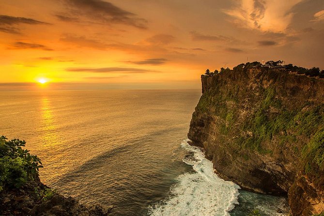 Private Tour: Half Day Uluwatu Tour - Padang Padang Beach adds a change of pace