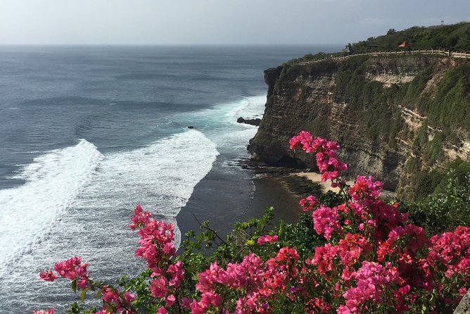 Private Tour: Highlights Uluwatu Temple & Southern Beaches Bali - Jimbaran Bay and the dinner choice