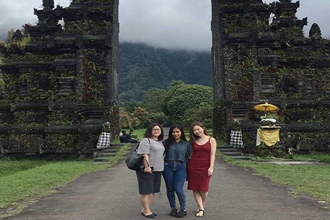 Private Tour: Ulun Danu Temple-Handara Gate-Wana Giri Hill&Tanah Lot Sunset - From Kuta to Bali’s cooler mountain country