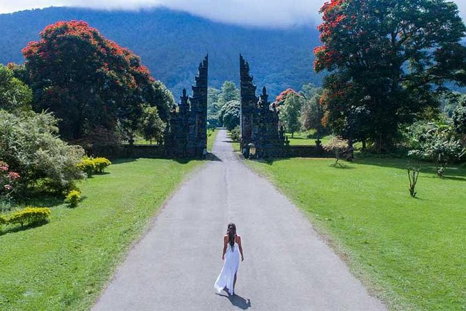 Private Tour: Ulun Danu Temple-Handara Gate-Wana Giri Hill&Tanah Lot Sunset - Taman Ayun and the danger of a rushed schedule