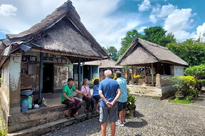 Private Tour Uluwatu Temple and Kecak Sunset Dance - Jimbaran Bay can finish the day with seafood