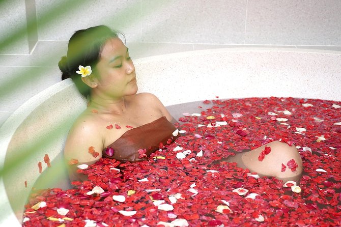 Royal Traditional Lulur Balinese Massage 2 hours Spa At Nusa Dua Bali - Ginger tea and the Thalasso Foot Wash