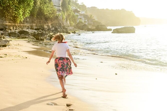 Southern Bali Highlights Tour & Uluwatu Temple - Uluwatu Temple before the Kecak performance