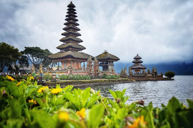 Tanah Lot Tour: Discover Bali’s Iconic Temple and Stunning Views - Lake Beratan brings a quieter hour