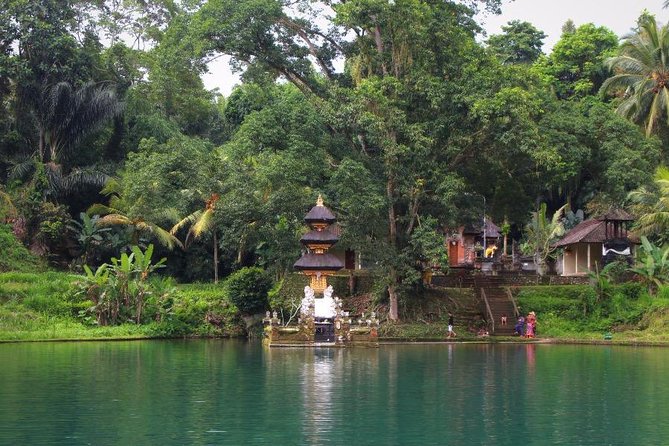 Traditional Balinese Cooking Class with Ubud Tour - A Balinese morning that begins at the family table