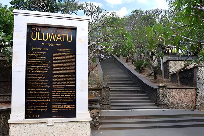 Uluwatu Sunset,Kecak Dance and Diner Seafood In Jimbaran - Who will get the most from this Uluwatu tour?