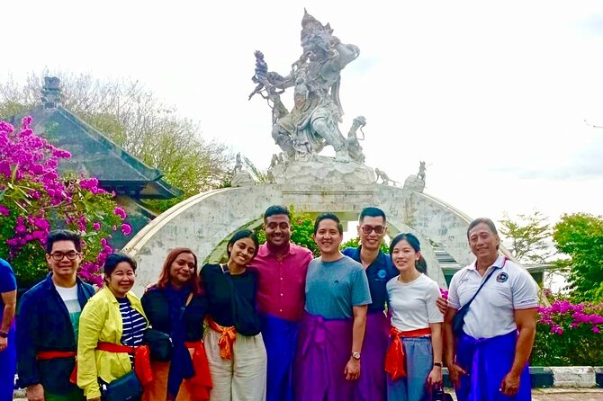Uluwatu Temple Entry and Kecak Fire Dance Ticket - Finding the right photo angles